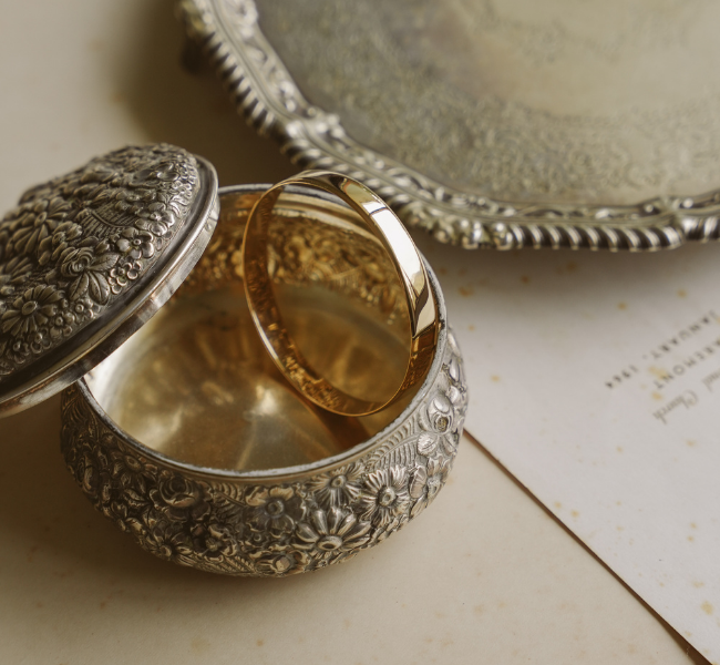 9ct Gold Thick Bangle