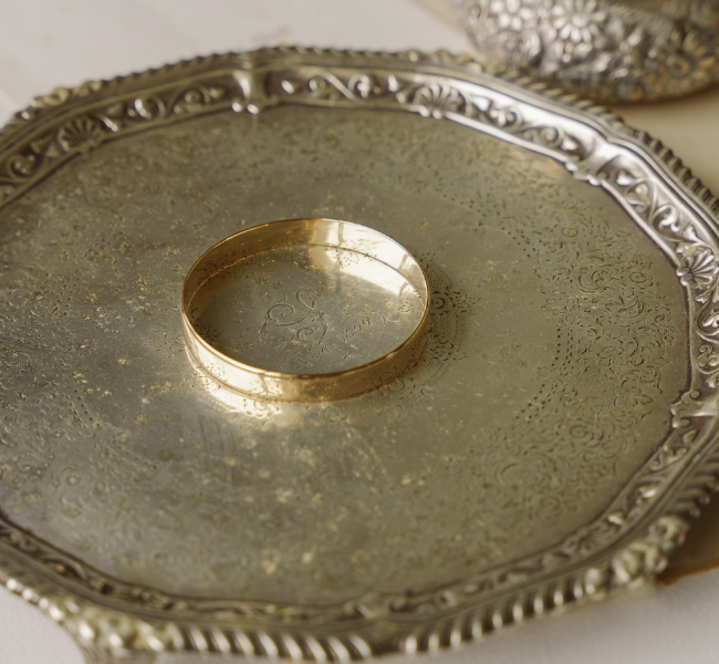 9ct Gold Thick Bangle