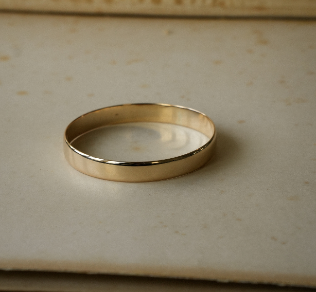 9ct Gold Thick Bangle