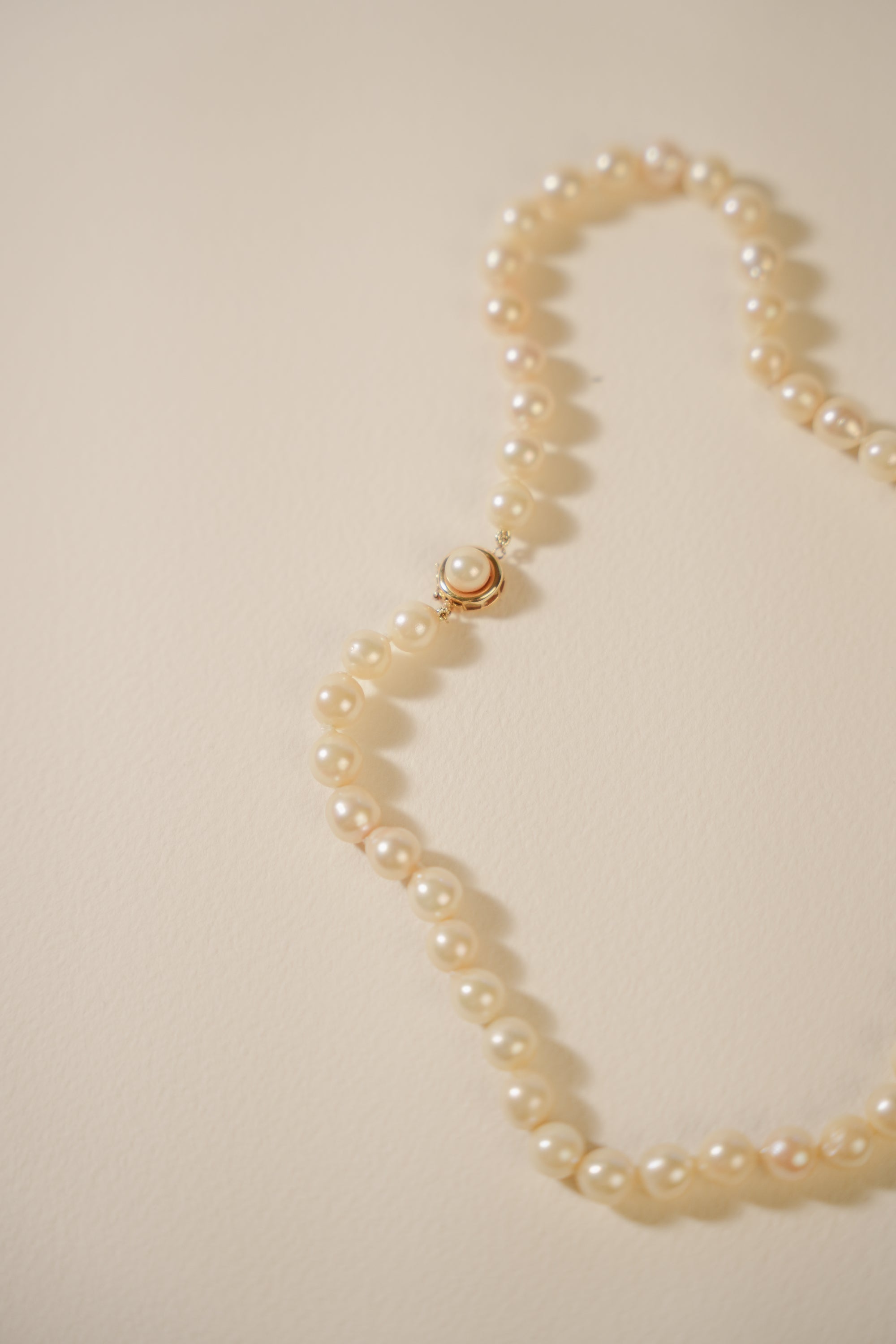 Pearl Necklace with Bezel Clasp