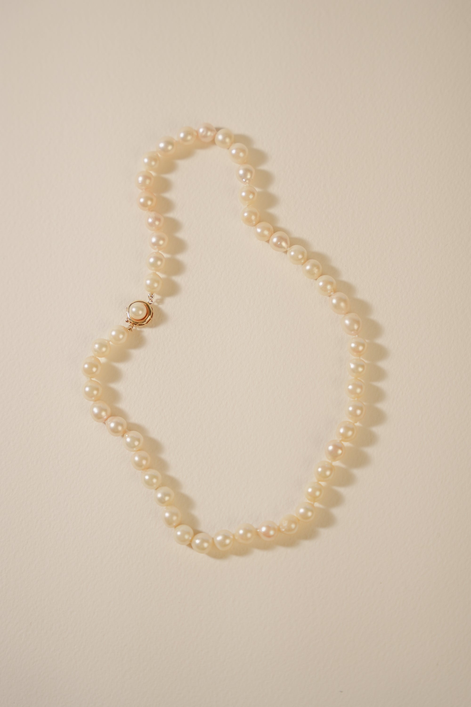 Pearl Necklace with Bezel Clasp