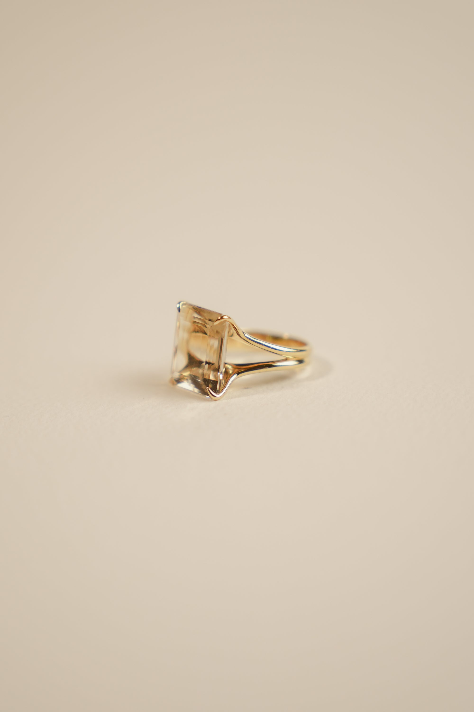 18kt Quartz Citrine Cocktail Solitaire Ring