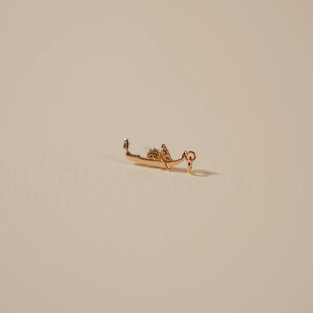 Solid 18ct Gold Gondola Charm