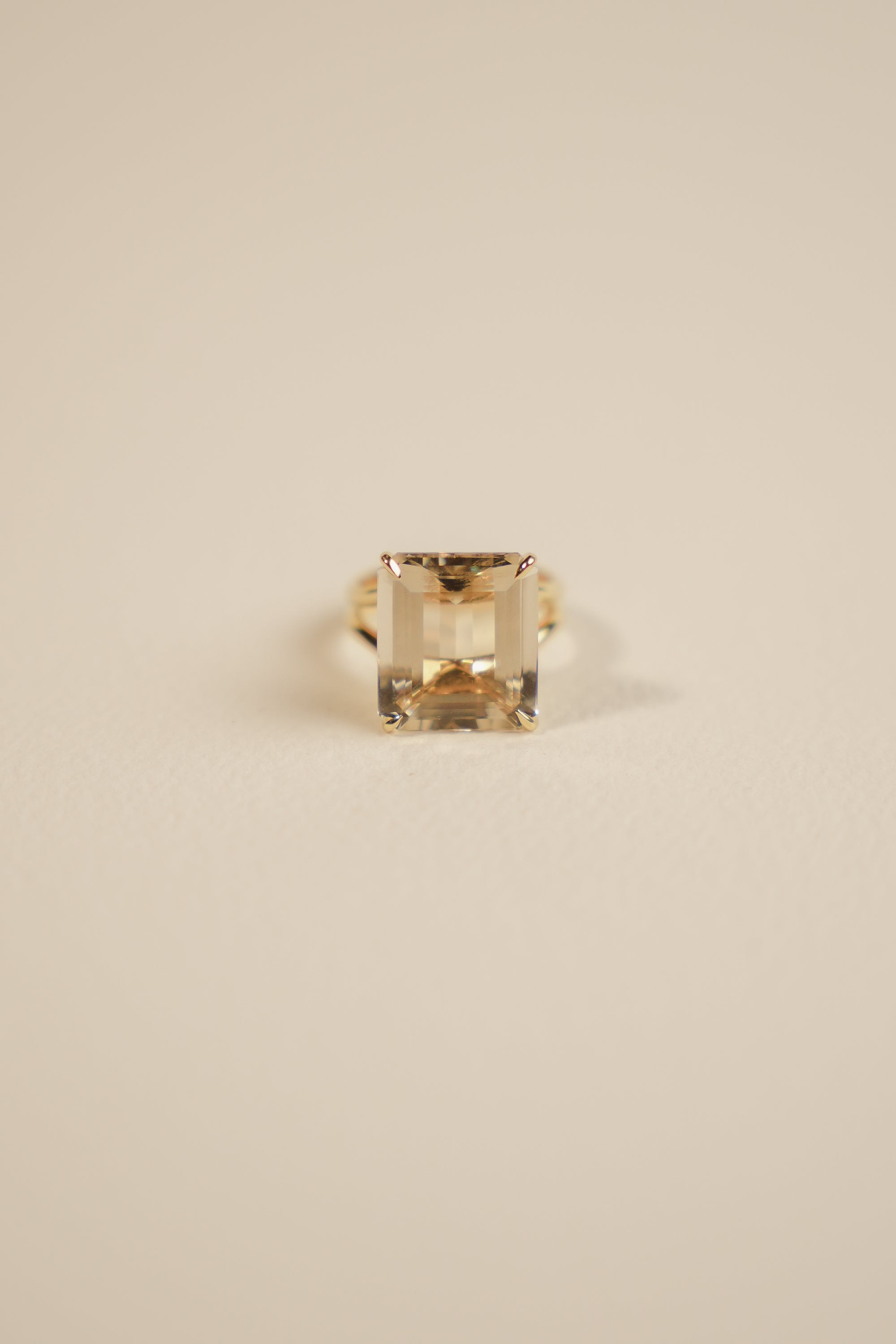 18kt Quartz Citrine Cocktail Solitaire Ring